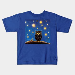 Owl in a blue night sky Kids T-Shirt